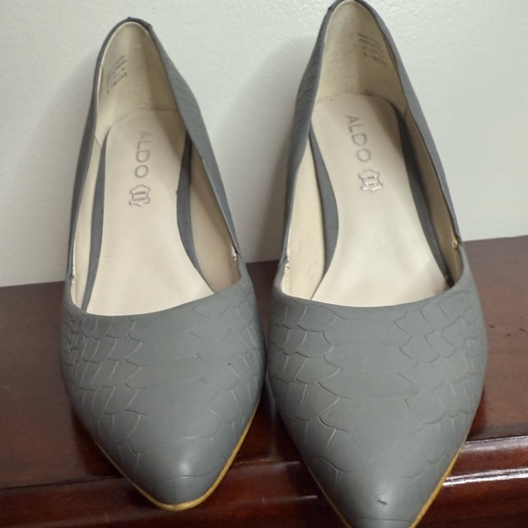 ALDO Gray Women's pointed toe high heel  Shoes in size 8 - Picture 4 of 9